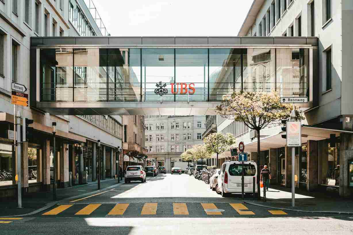 瑞银集团与Chainlink在100万亿美元市场中完成首次链上代币化基金赎回